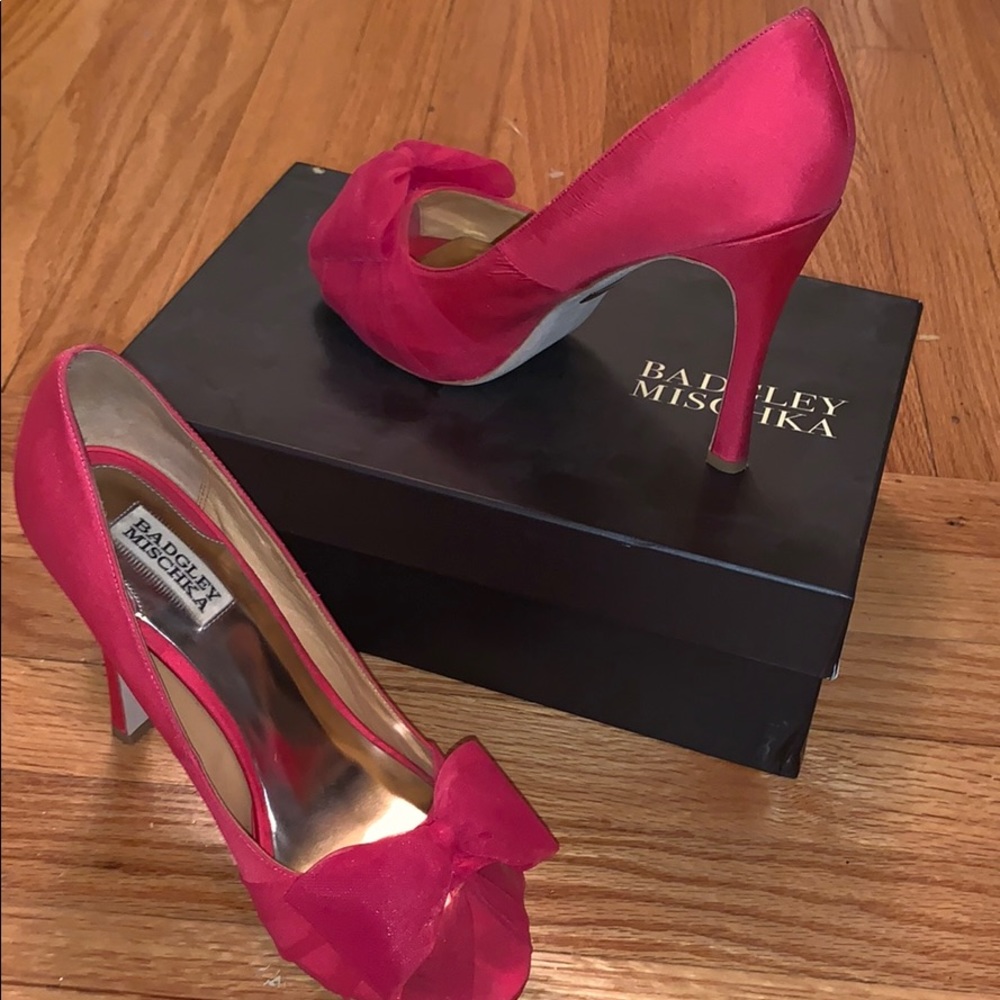 Badgley Mischka size 9.5 hot pink pumps